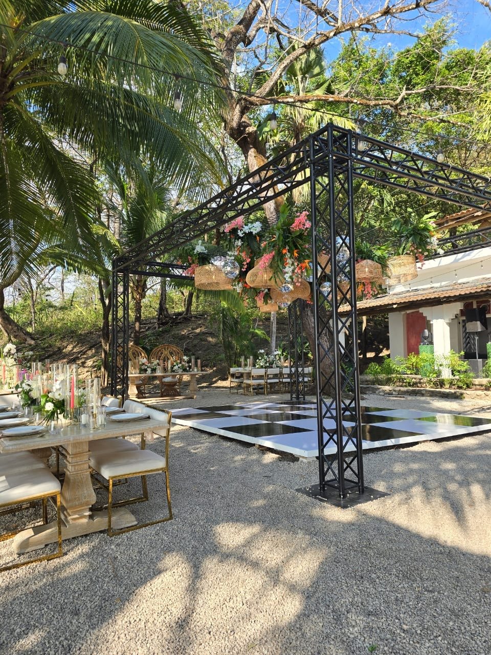 Black Truss Estructura